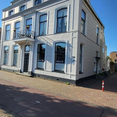 Logement The Black Tie Assen Luaran gambar