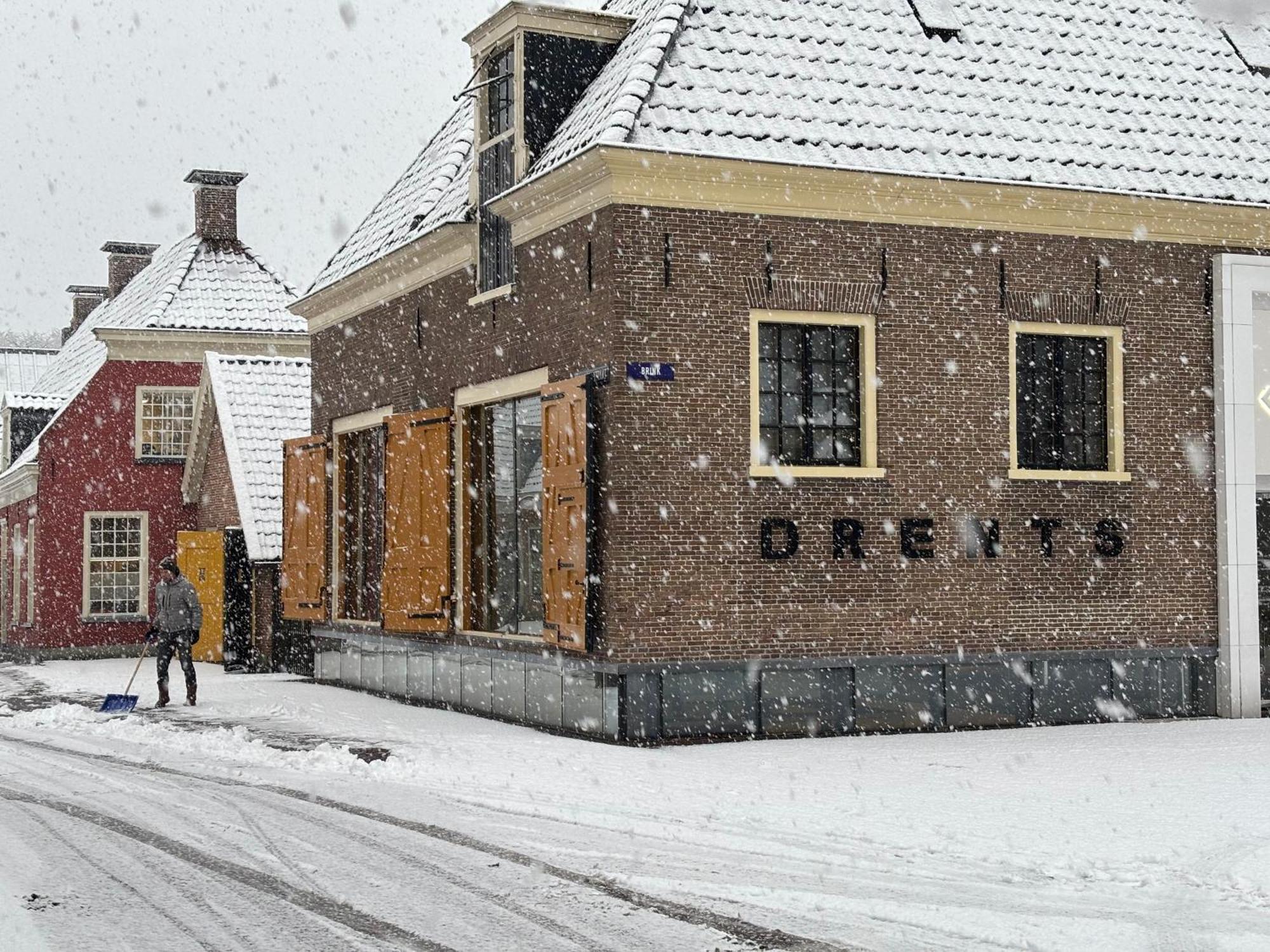 Logement The Black Tie Assen Luaran gambar