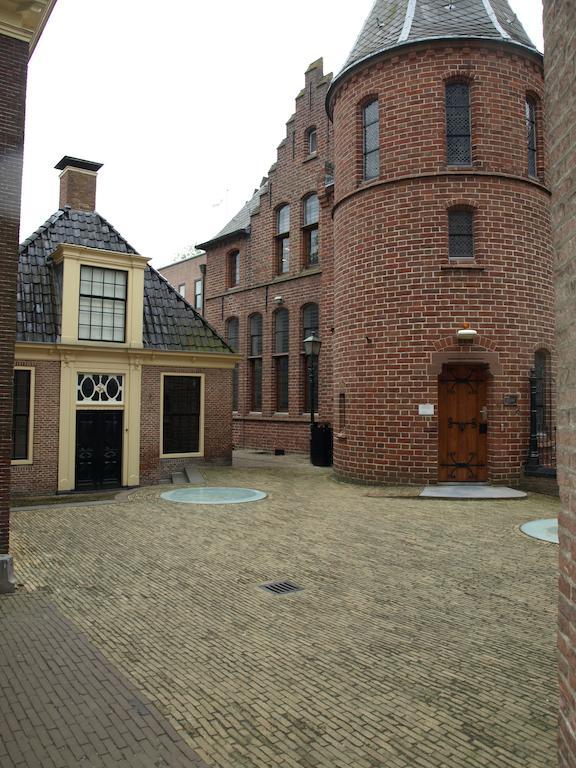Logement The Black Tie Assen Luaran gambar